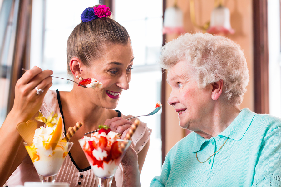 Boost Your Mom’s Social Life With Senior Home Care