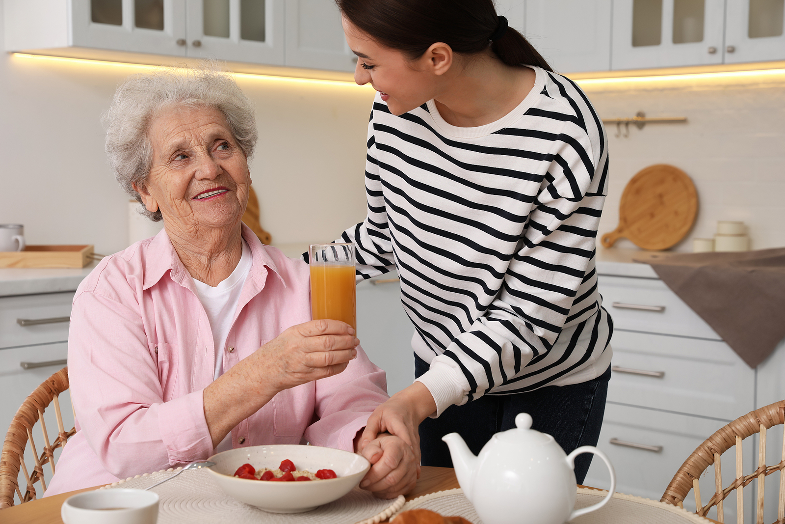 Six Ways Home Care Helps With Meals